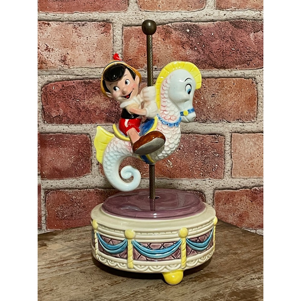 Disney Schmid Pinocchio Carousel Seahorse Music Box I've Got No Strings Vintage